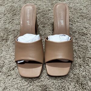 Steve Madden nude block heels